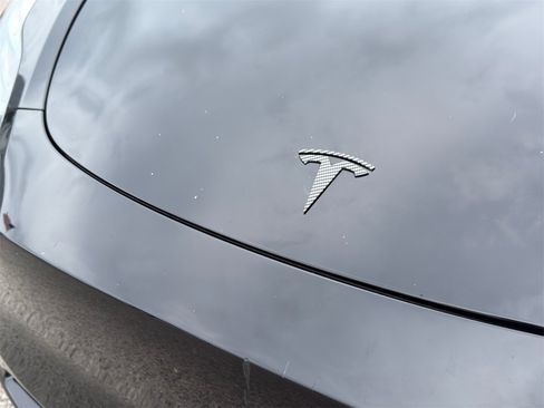 Used 2022 Tesla Model Y Performance image 3