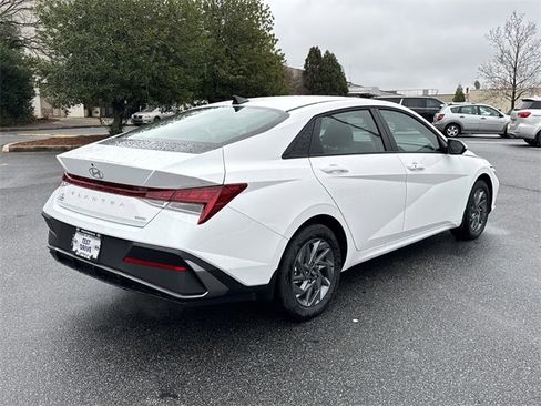 New 2026 Hyundai Elantra Blue image 7