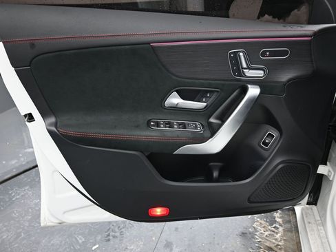 Used 2023 Mercedes-Benz CLA 250 4MATIC image 17