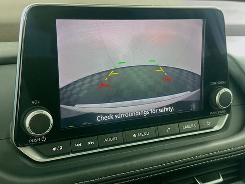 Used 2023 Nissan Rogue SV image 22