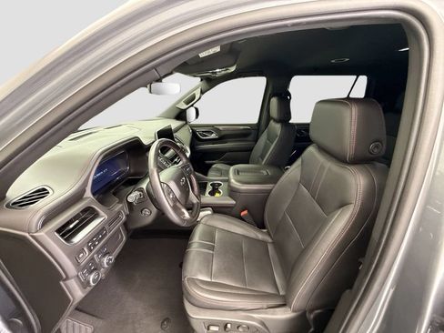 Used 2022 Chevrolet Tahoe RST w/ Luxury Package AWD/4WD image 17