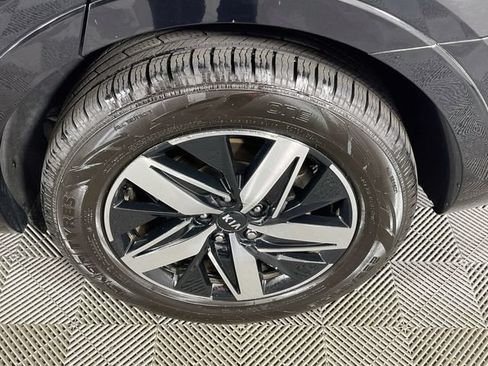 Used 2021 Kia Sorento S w/ Panoramic Sunroof Package FWD image 33