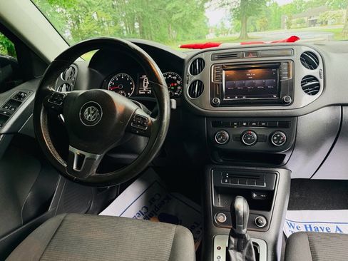 Used 2017 Volkswagen Tiguan S FWD image 12