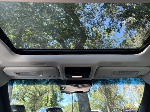 Certified 2025 Lexus ES 300h w/ Premium Package FWD image 34