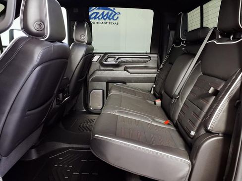 Used 2024 GMC Sierra 2500 AT4X AWD/4WD image 8