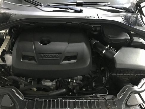 Used 2017 Volvo V60 T5 Platinum FWD image 32