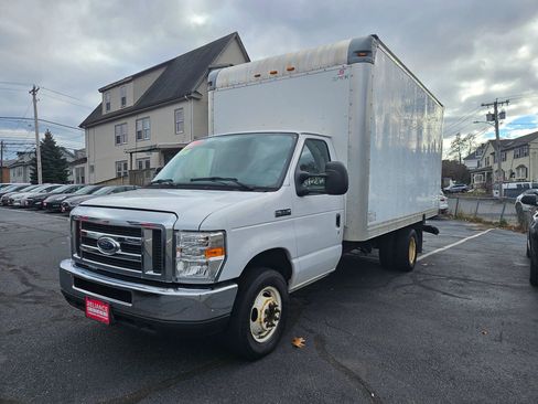 Used 2017 Ford E-350 and Econoline 350 Super Duty w/ Power Windows & Locks Group image 1