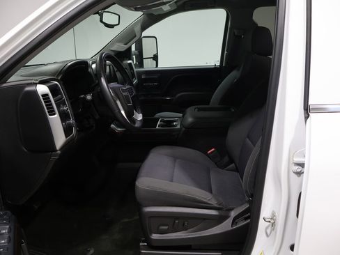 Used 2017 GMC Sierra 1500 SLE w/ SLE Value Package image 11