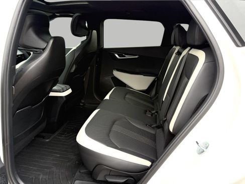 Used 2024 Kia EV6 GT-Line AWD/4WD image 27