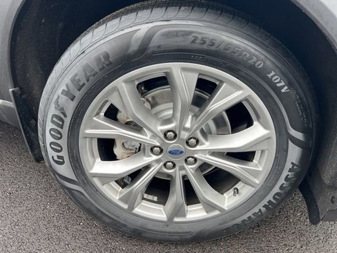 Used 2020 Ford Explorer XLT w/ Equipment Group 202A image 41