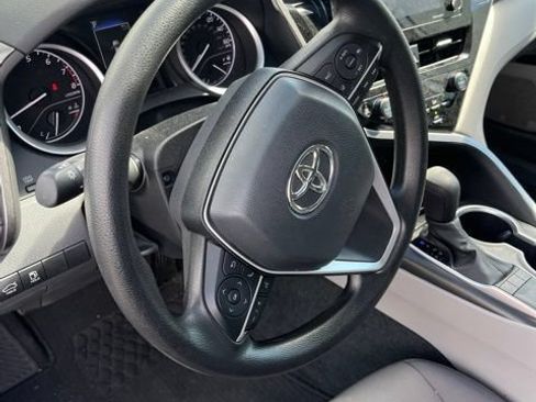 Used 2022 Toyota Camry LE w/ Carpet Mat Package (TMS) FWD image 13