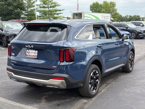 Used 2025 Kia Sorento S AWD/4WD image 5