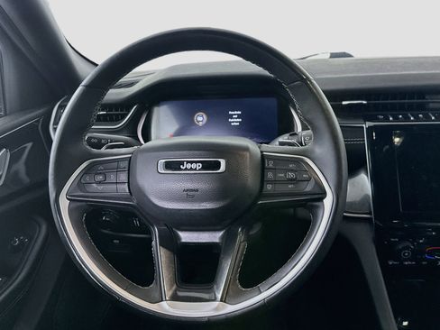 Used 2023 Jeep Grand Cherokee Altitude RWD image 18