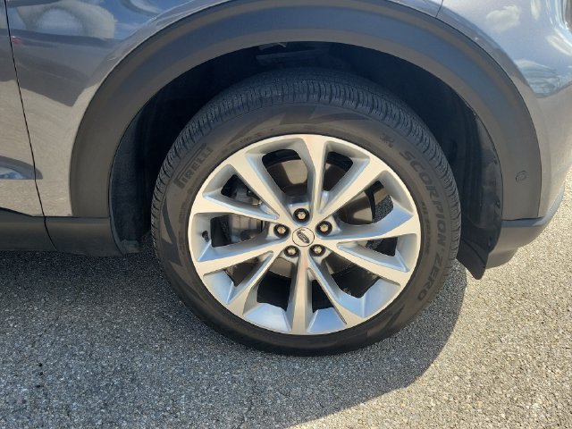 Certified 2022 Ford Explorer Platinum w/ Class IV Trailer Tow Package AWD/4WD image 13
