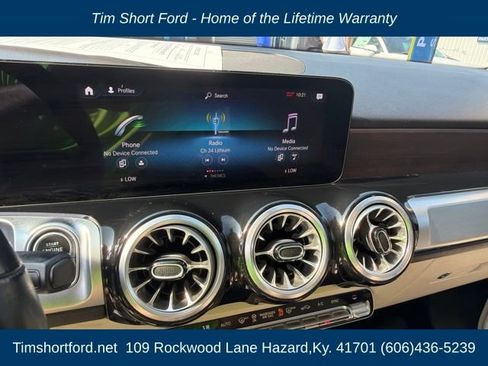 Used 2023 Mercedes-Benz GLB 250 4MATIC w/ Premium Package image 9