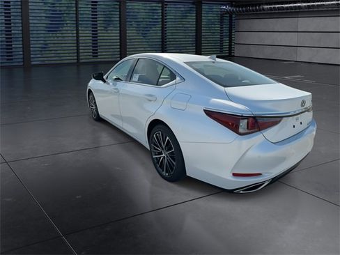 New 2025 Lexus ES 350 w/ Premium Package image 6