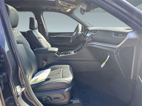 New 2025 Jeep Grand Cherokee L Limited w/ Luxury Tech Group II image 26