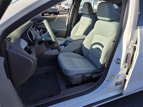 Used 2025 Chevrolet Malibu LS w/ Driver Confidence Package image 9