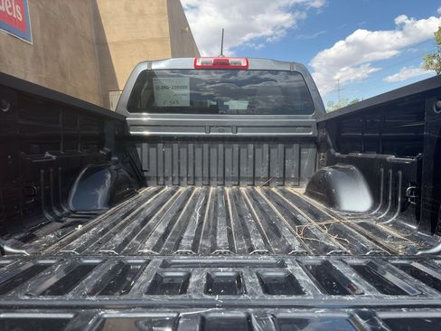 Used 2017 Chevrolet Colorado W/T w/ WT Convenience Package AWD/4WD image 11
