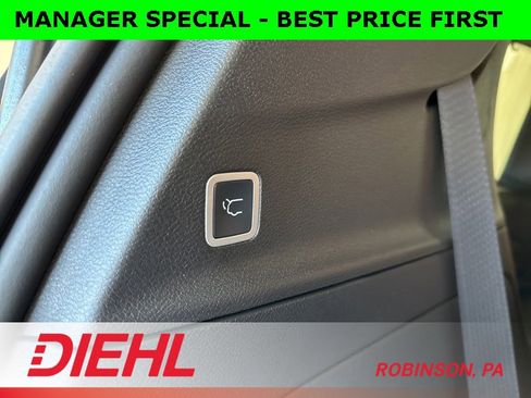 New 2026 Chrysler Pacifica Pinnacle image 12