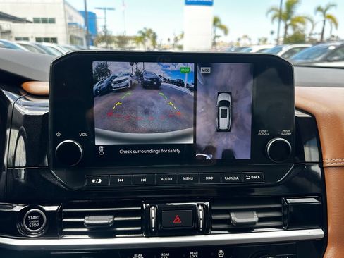 Used 2023 Nissan Pathfinder Platinum FWD image 26