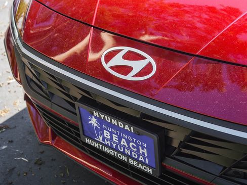 Used 2024 Hyundai Elantra SEL FWD image 11