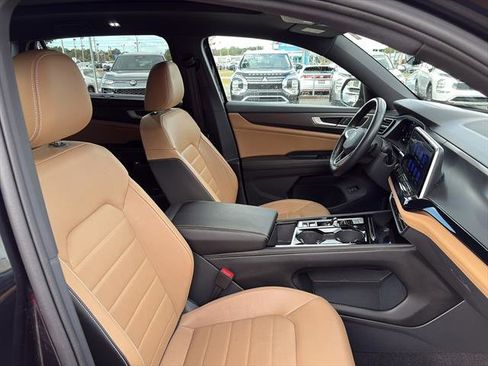 Certified 2024 Volkswagen Atlas Cross Sport SEL R-Line image 9