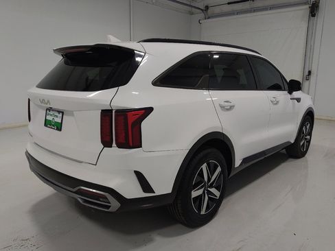 Used 2023 Kia Sorento S FWD image 9
