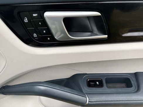 Used 2021 Porsche Cayenne S image 15