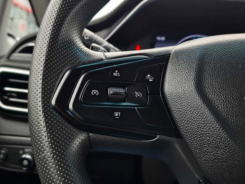 Used 2023 Chevrolet Bolt LT image 31