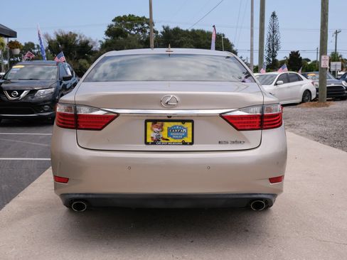 Used 2014 Lexus ES 350 w/ Luxury Package FWD image 6
