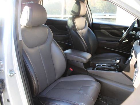 Used 2019 Hyundai Santa Fe FWD image 11