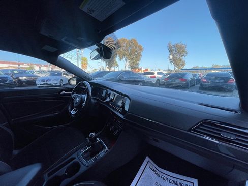 Used 2019 Volkswagen Jetta GLI image 12