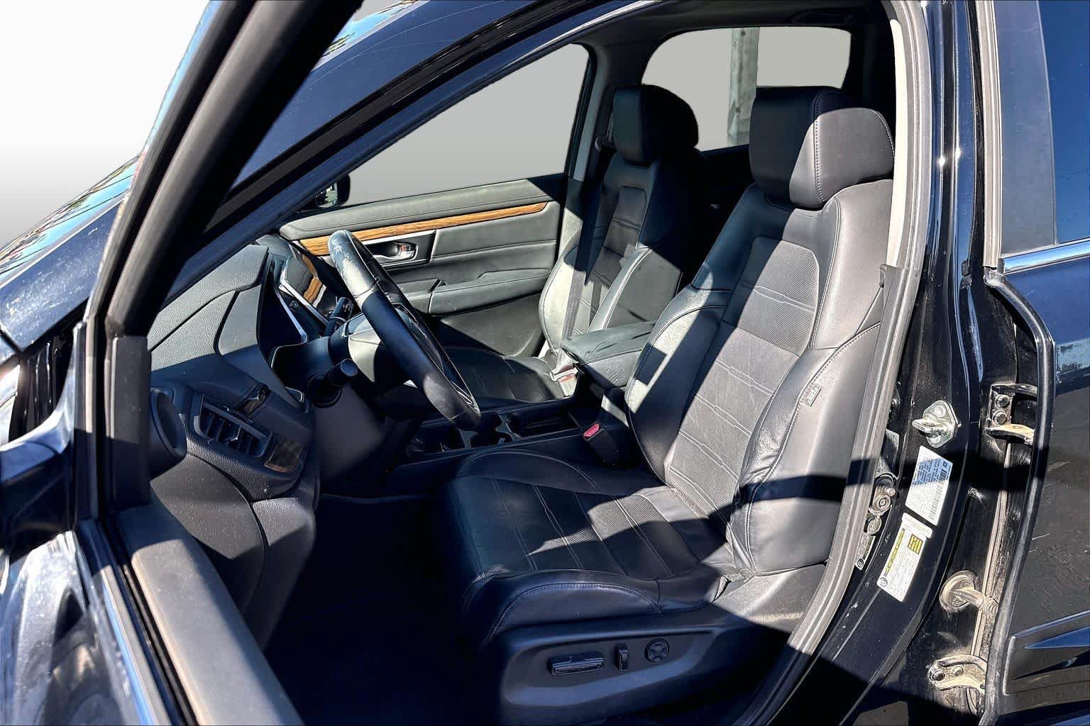Used 2017 Honda CR-V Touring image 7