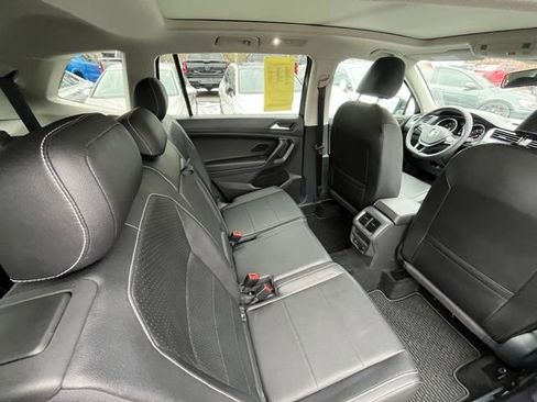 Certified 2021 Volkswagen Tiguan SE w/ Panoramic Sunroof Package image 20