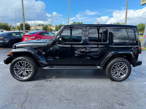 Used 2022 Jeep Wrangler Unlimited Sahara image 7