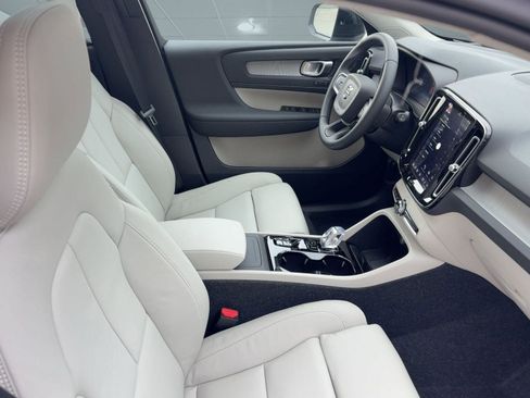 New 2026 Volvo XC40 B5 Ultra w/ Climate Package image 29