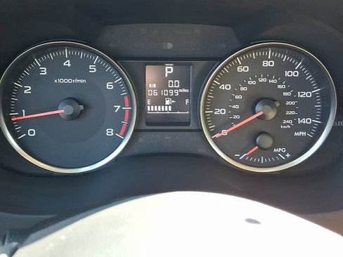 Used 2017 Subaru Crosstrek 2.0i Premium AWD/4WD image 19
