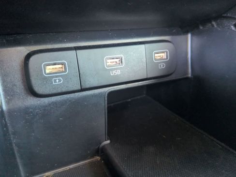 Used 2022 Kia Sorento LX image 29