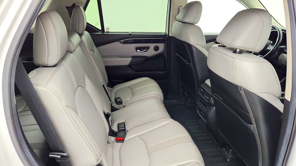Used 2024 Honda Pilot Touring image 25