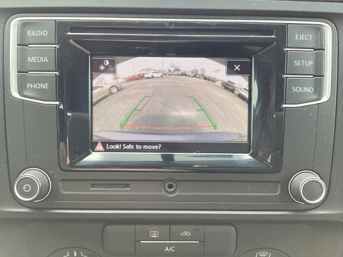 Used 2017 Volkswagen Jetta S image 20