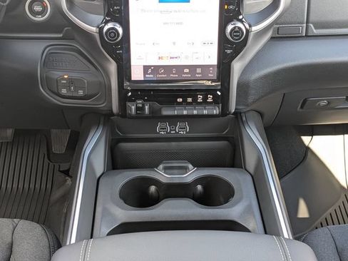 New 2026 RAM 2500 Big Horn AWD/4WD image 18