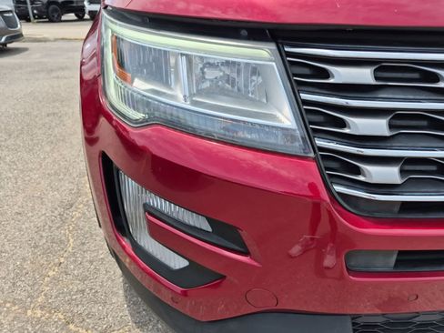 Used 2017 Ford Explorer XLT AWD/4WD image 11