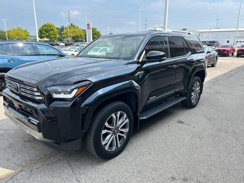 Used 2025 Toyota 4Runner Limited AWD/4WD image 6