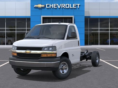 New 2026 Chevrolet Express 3500 w/ Power Convenience Package RWD image 17
