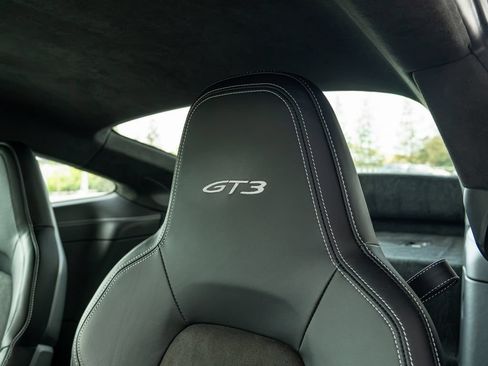 Certified 2022 Porsche 911 GT3 RWD image 17