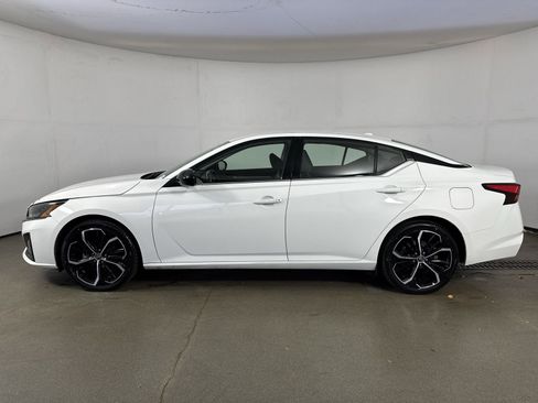 Certified 2024 Nissan Altima 2.5 SR image 30