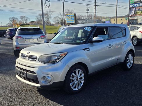 Used 2018 Kia Soul + image 1