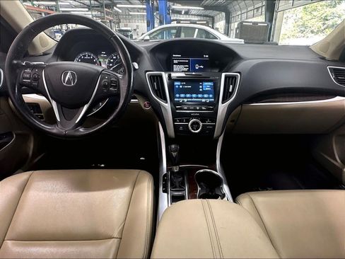 Used 2018 Acura TLX FWD image 10