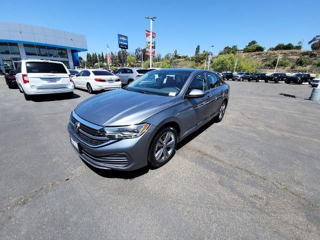 Used 2024 Volkswagen Jetta SE FWD image 4